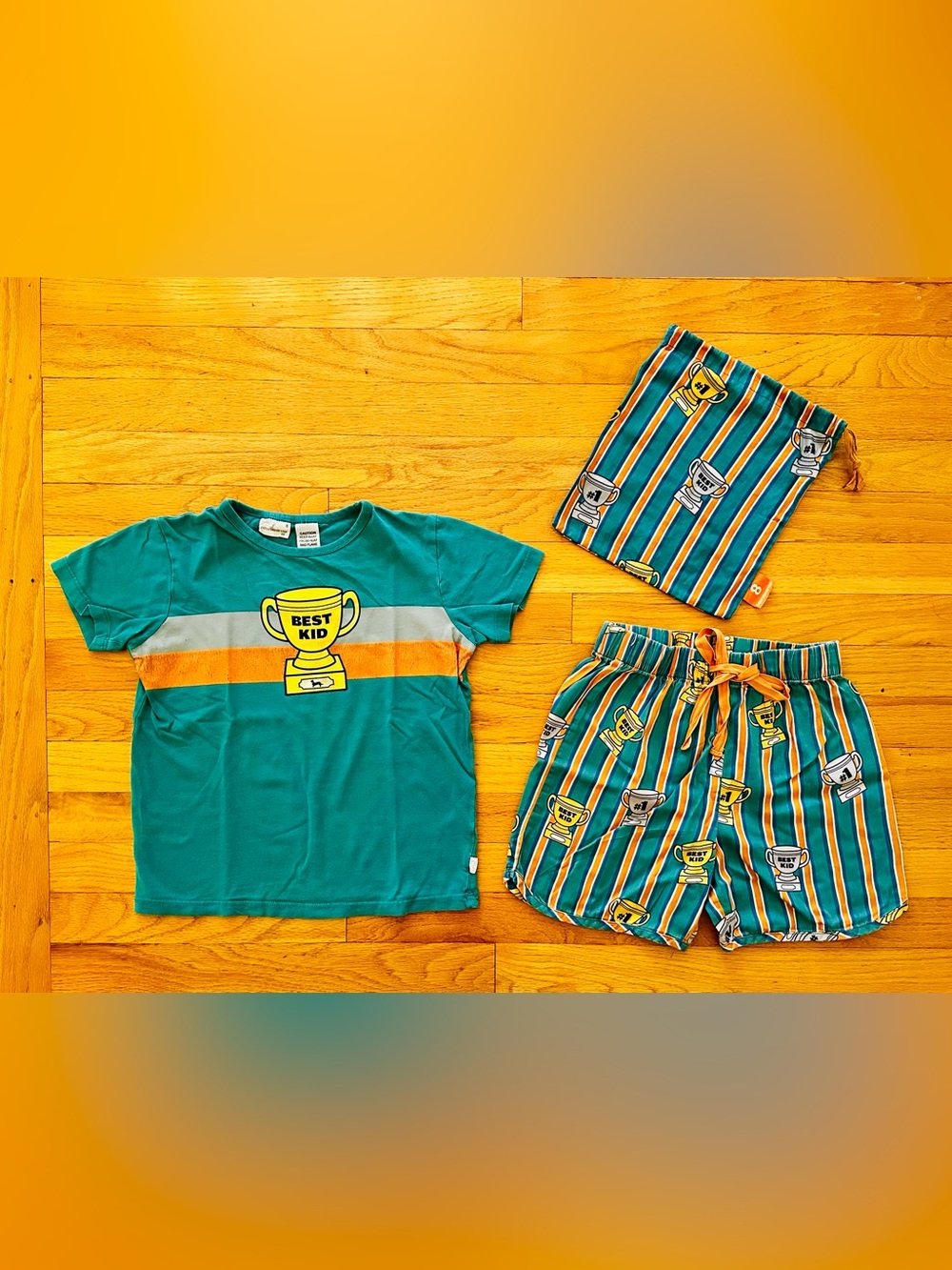 Peter Alexander Kids Green Pajama Set Tee & Shorts with Matching Case Size 8